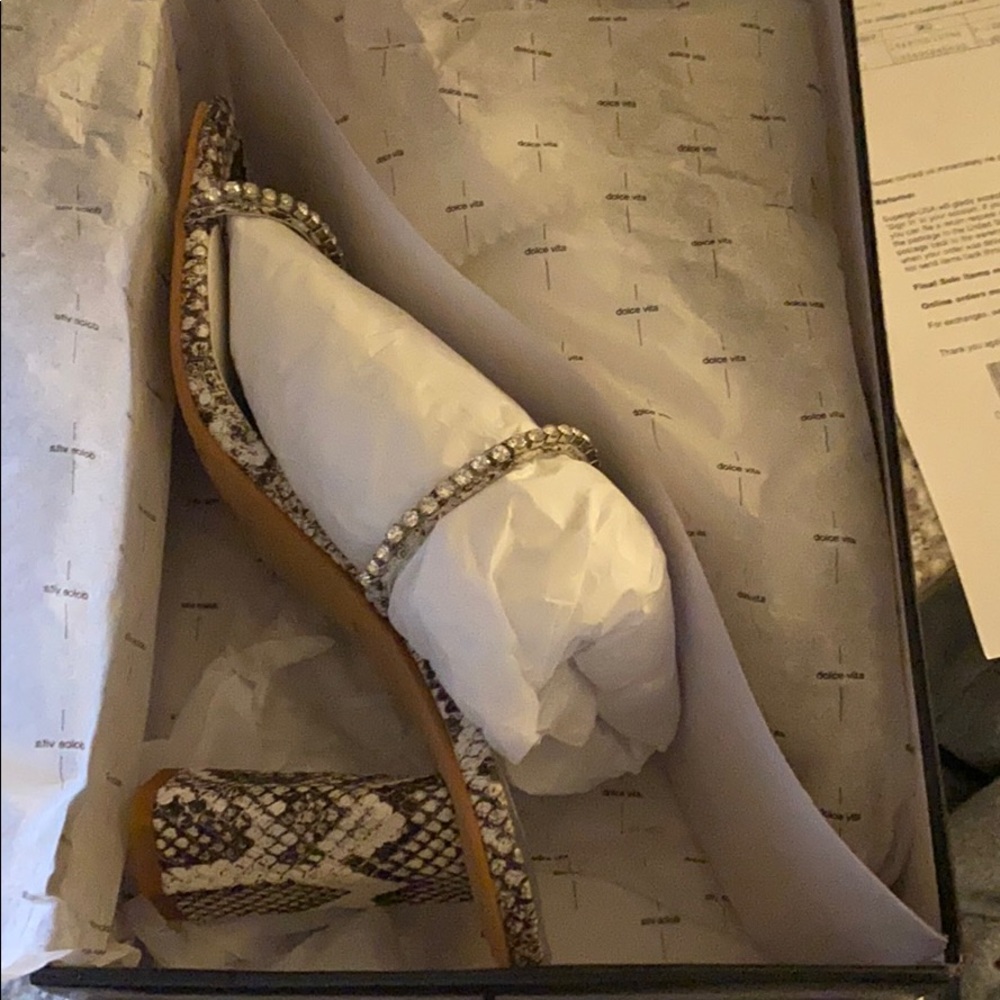 Dolce vita size 7